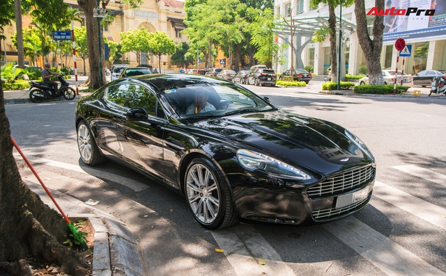 Hàng hiếm Aston Martin Rapide của đại gia Hà Thành đeo biển số siêu đẹp - Ảnh 1. Hàng hiếm Aston Martin Rapide của đại gia Hà Thành đeo biển số siêu đẹp - Ảnh 1.