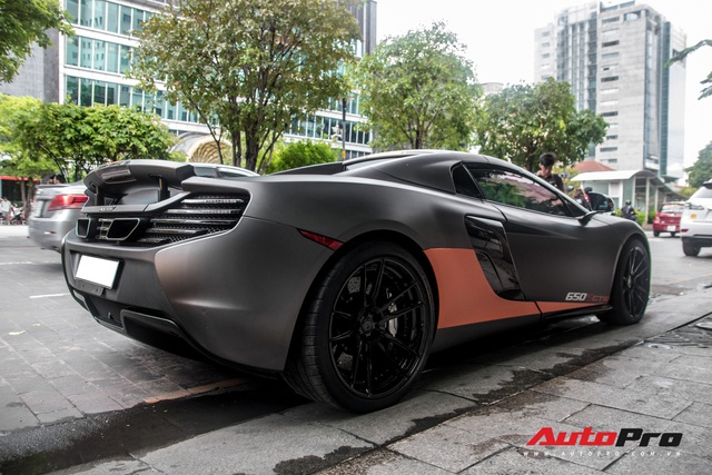 Vua thay ao moi McLaren 650S Spider cua dai gia Ben Tre da len decal phong cach xe dua nhung co 2 chi tiet dang chu y hon ca