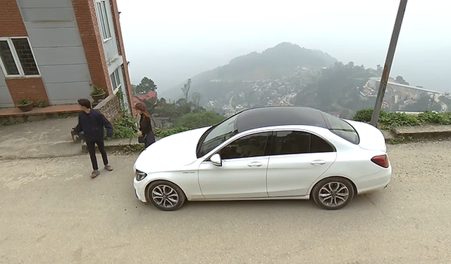 Quoc Truong Ve nha di con chot mua Mercedes-Benz S 450 L Luxury gia gan 5 ty dong de ngoi doc sach