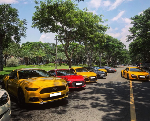 Dân chơi mang dàn Audi R8 đủ màu sắc hội ngộ tại Sài Gòn, chiếc nào cũng có tiểu sử đặc biệt - Ảnh 2.