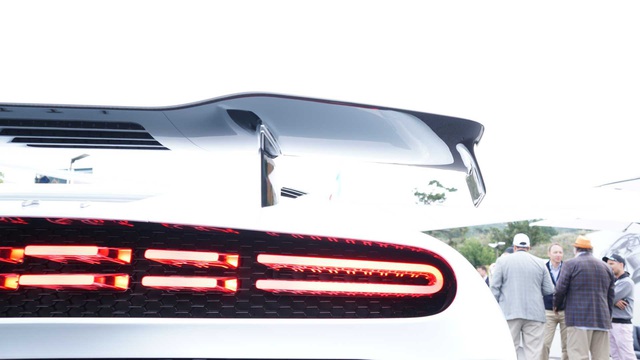 Ngắm siêu phẩm Bugatti Centodieci lộng lẫy ngoài đời thực: Đẹp hơn quảng cáo - Ảnh 3.