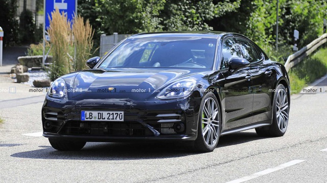 Bắt gặp Porsche Panamera facelift 2021 lén lút chạy thử với chi tiết rất đáng chú ý