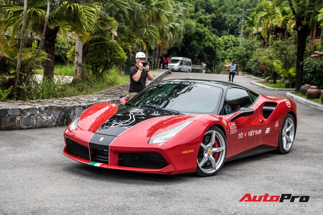 Ferrari vao Viet Nam Thach thuc nhieu hon co hoi nhung co cua sang hon Lamborghini