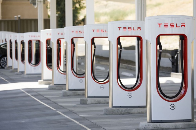 Singapore đáp trả cực gắt tuyên bố của tỉ phú Elon Musk về xe điện - Ảnh 3. Singapore đáp trả cực gắt tuyên bố của tỉ phú Elon Musk về xe điện - Ảnh 3.