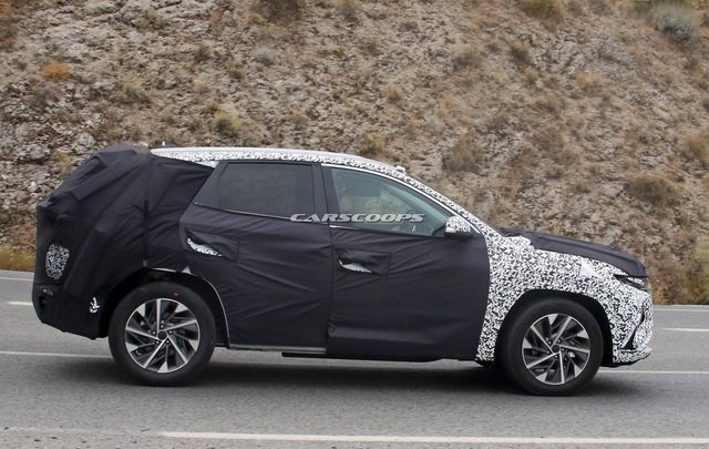 Hyundai Tucson mới tiếp tục lộ mặt: Có chi tiết như xe Mercedes - Ảnh 2.