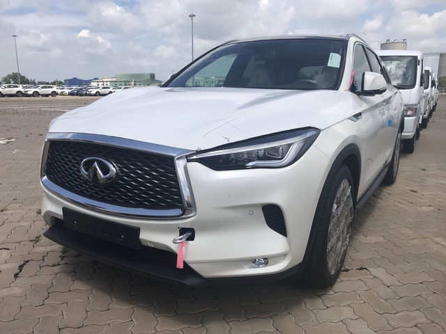 SUV nhà giàu Infiniti QX50 giá 2,45 tỷ đồng đầu tiên về Việt Nam - lời thách đấu tới Mercedes-Benz GLC và BMW X3 - Ảnh 5. SUV nhà giàu Infiniti QX50 giá 2,45 tỷ đồng đầu tiên về Việt Nam - lời thách đấu tới Mercedes-Benz GLC và BMW X3 - Ảnh 5.