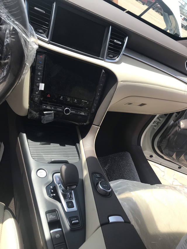 SUV nhà giàu Infiniti QX50 giá 2,45 tỷ đồng đầu tiên về Việt Nam - lời thách đấu tới Mercedes-Benz GLC và BMW X3 - Ảnh 12. SUV nhà giàu Infiniti QX50 giá 2,45 tỷ đồng đầu tiên về Việt Nam - lời thách đấu tới Mercedes-Benz GLC và BMW X3 - Ảnh 12.