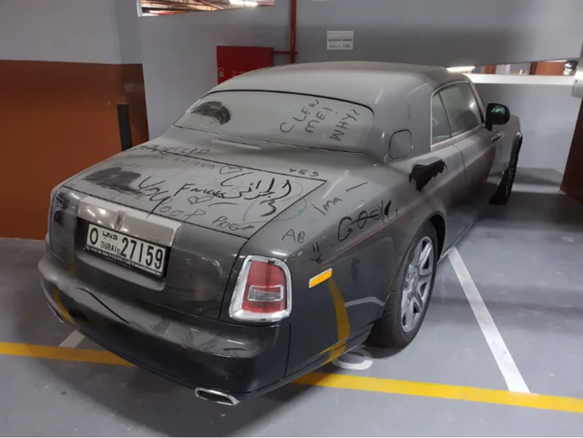 Bỏ rơi xe siêu sang Rolls-Royce, thậm chí cả phiên bản siêu hiếm: Chuyện tưởng như đùa chỉ có thể tại Dubai - Ảnh 1.