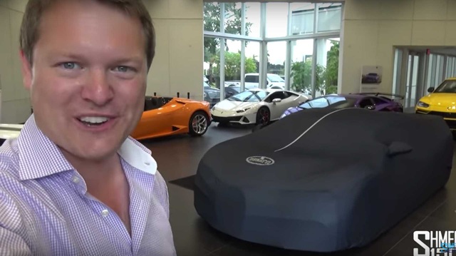 Quy trình bàn giao siêu xe Bugatti Chiron Sport ra sao để xứng với mức giá 3,4 triệu USD?