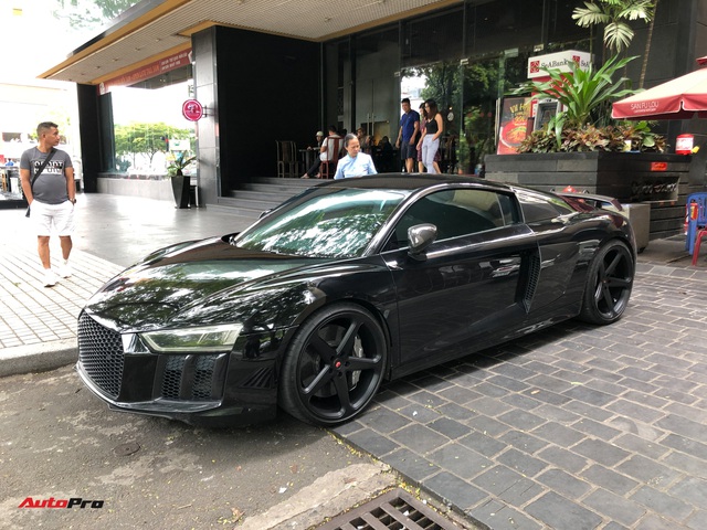 Sau khi thay áo mới, Audi R8 V10 Plus của đại gia Bến Tre liên tục xuất hiện trên đường phố Sài Gòn - Ảnh 3.