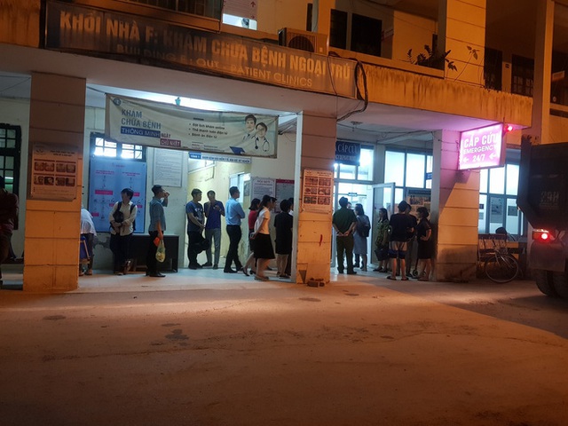 Hà Nội: Bé trai lớp 1 bị bỏ quên trên xe đưa đón học sinh tử vong thương tâm - Ảnh 2. Hà Nội: Bé trai lớp 1 bị bỏ quên trên xe đưa đón học sinh tử vong thương tâm - Ảnh 2.