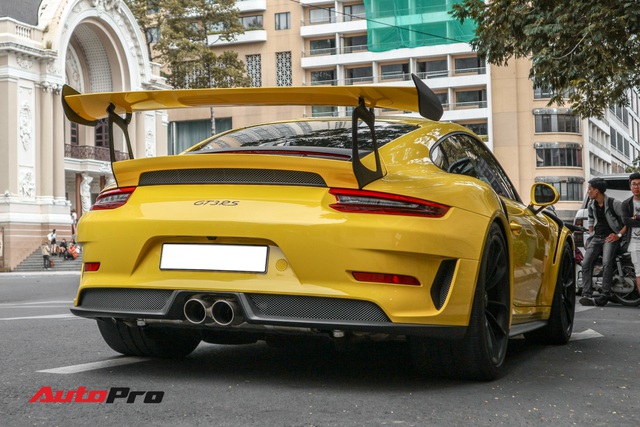 Đại gia Sài Gòn lần đầu lái Porsche 911 GT3 RS Racing Yellow độc nhất Việt Nam khi ra biển số - Ảnh 3.