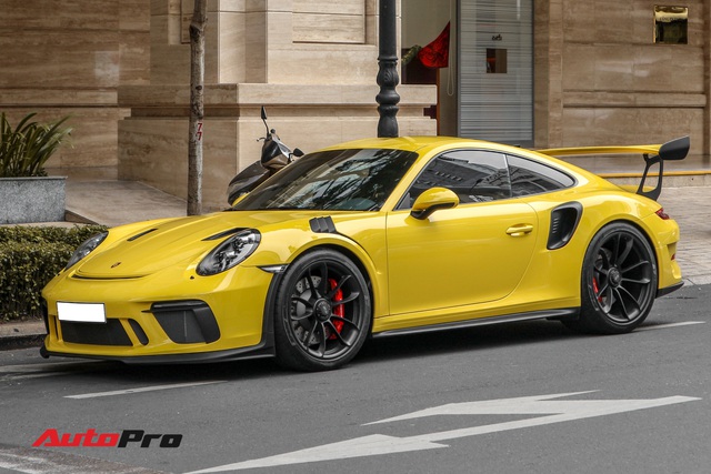 Dai gia Sai Gon lan dau lai Porsche 911 GT3 RS Racing Yellow doc nhat Viet Nam khi ra bien so