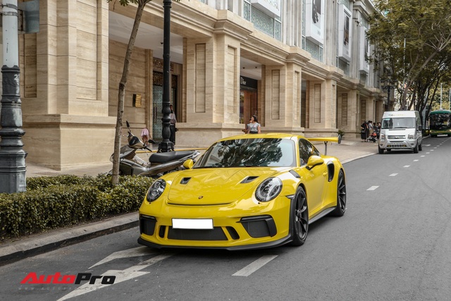 Đại gia Sài Gòn lần đầu lái Porsche 911 GT3 RS Racing Yellow độc nhất Việt Nam khi ra biển số - Ảnh 9.