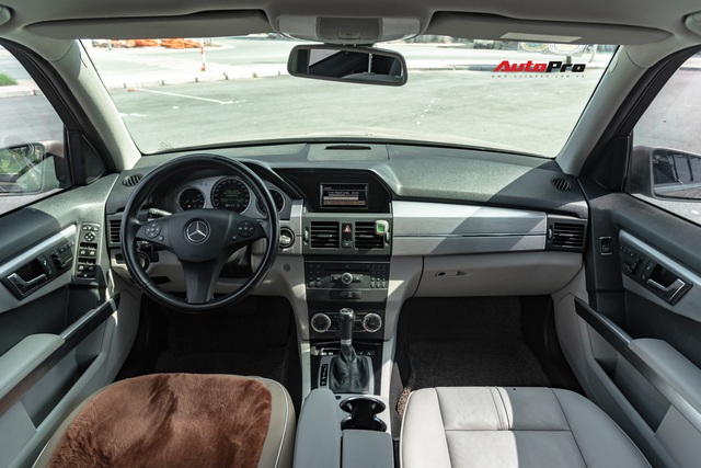 Mercedes-Benz GLK 300 còn lại gì sau 8 năm với giá hơn 600 triệu đồng - Ảnh 4.