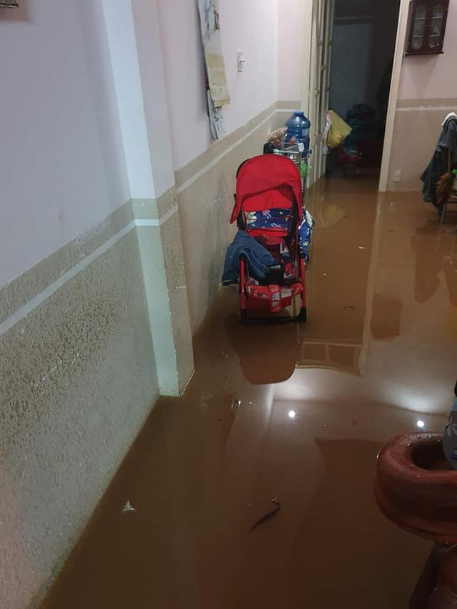 Mưa lớn kéo dài, nhiều tuyến đường Đà Lạt chìm trong biển nước - Ảnh 9. Mưa lớn kéo dài, nhiều tuyến đường Đà Lạt chìm trong biển nước - Ảnh 9.