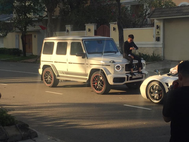 Truoc dam cuoi con gai Minh nhua ngoi tren Mercedes-AMG G63 Edition One chup hinh voi Pagani Huayra 80 ty