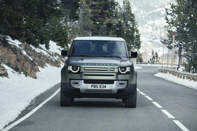 Land Rover Defender chính thức trở lại: Mối nguy thực sự cho Mercedes-Benz G-Class - Ảnh 3.