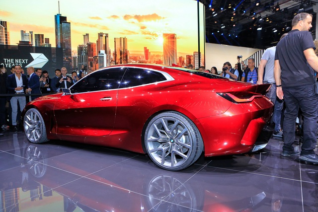 Tưởng chỉ có ảnh chế, ai ngờ BMW ra mắt xe có tản nhiệt to quá đà như thế này - Ảnh 2.