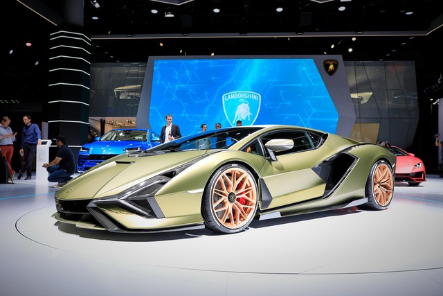 Chủ tịch Lamborghini, Bugatti hứa sẽ dùng động cơ đốt trong lâu nhất có thể - Ảnh 1.