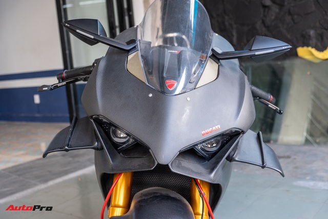 Ducati V4S độ hơn gần 800 triệu tiền đồ chơi chủ nhân người Sài Gòn - Ảnh 2.