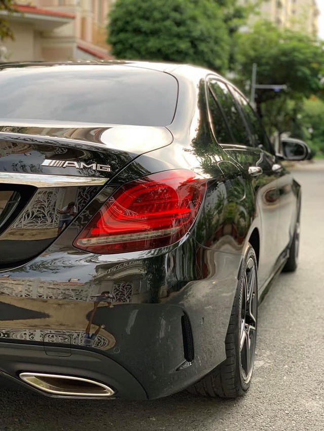 Sau 1.000 km, Mercedes-Benz C300 AMG 2019 được rao bán với quảng cáo: Giá siêu yêu - Ảnh 2.