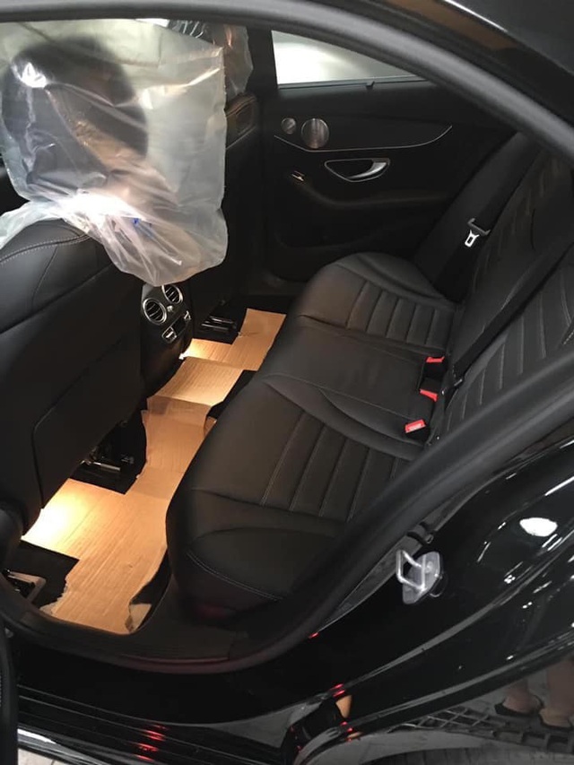 Sau 1.000 km, Mercedes-Benz C300 AMG 2019 được rao bán với quảng cáo: Giá siêu yêu - Ảnh 4. Sau 1.000 km, Mercedes-Benz C300 AMG 2019 được rao bán với quảng cáo: Giá siêu yêu - Ảnh 4.