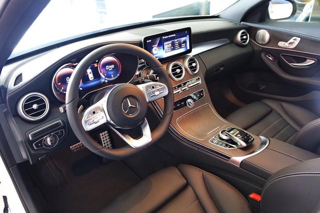 Sau 1.000 km, Mercedes-Benz C300 AMG 2019 được rao bán với quảng cáo: Giá siêu yêu - Ảnh 3.
