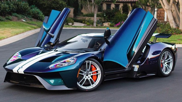Lớp sơn xe đắt nhất, bắt mắt nhất thế giới thuộc về chiếc Ford GT này