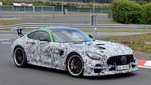 Mercedes-AMG GT Black Series lộ cánh gió khủng, hứa hẹn mạnh hơn 700 mã lực - Ảnh 1. Mercedes-AMG GT Black Series lộ cánh gió khủng, hứa hẹn mạnh hơn 700 mã lực - Ảnh 1.