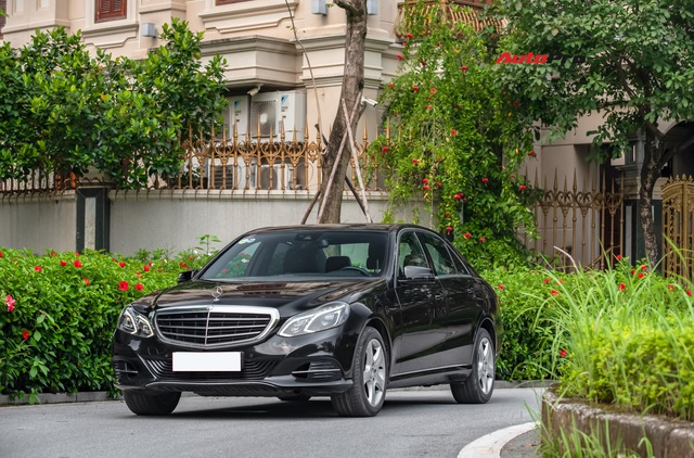 Sau 5 năm tuổi, chiếc Mercedes-Benz E-Class này còn rẻ hơn Toyota Camry 2019 - Ảnh 10. Sau 5 năm tuổi, chiếc Mercedes-Benz E-Class này còn rẻ hơn Toyota Camry 2019 - Ảnh 10.