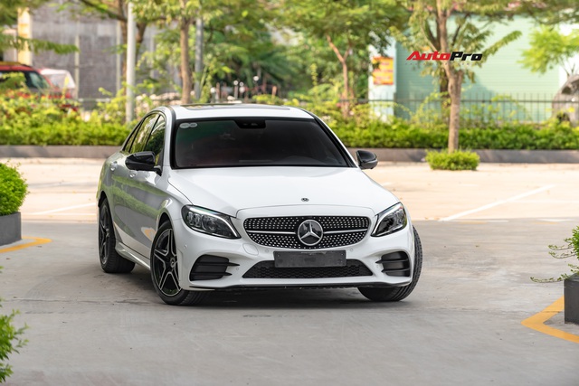 Đại gia Quảng Ninh bán Mercedes-Benz C300 AMG 2019 chỉ sau 6 tháng đăng kí với giá bất ngờ - Ảnh 3.