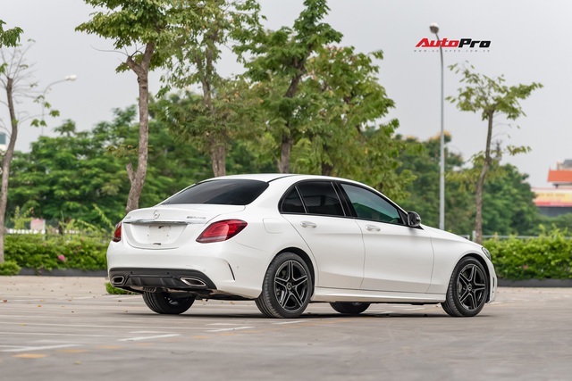 Đại gia Quảng Ninh bán Mercedes-Benz C300 AMG 2019 chỉ sau 6 tháng đăng kí với giá bất ngờ - Ảnh 4.