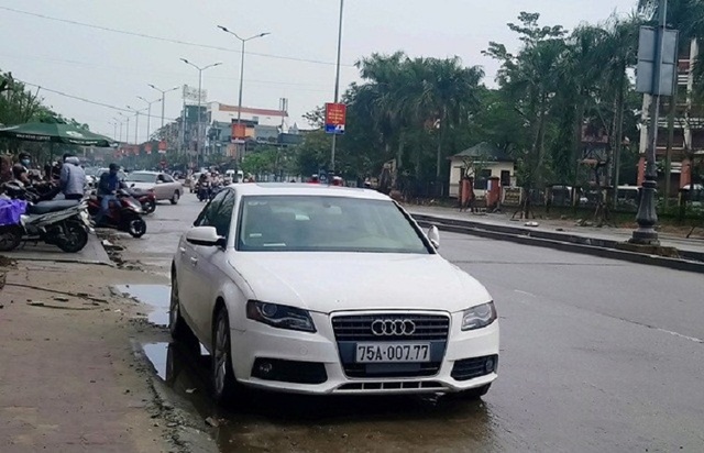 Ảnh: Cận cảnh những chiếc xe sang đeo biển số VIP ở Huế - Ảnh 6. Ảnh: Cận cảnh những chiếc xe sang đeo biển số VIP ở Huế - Ảnh 6.