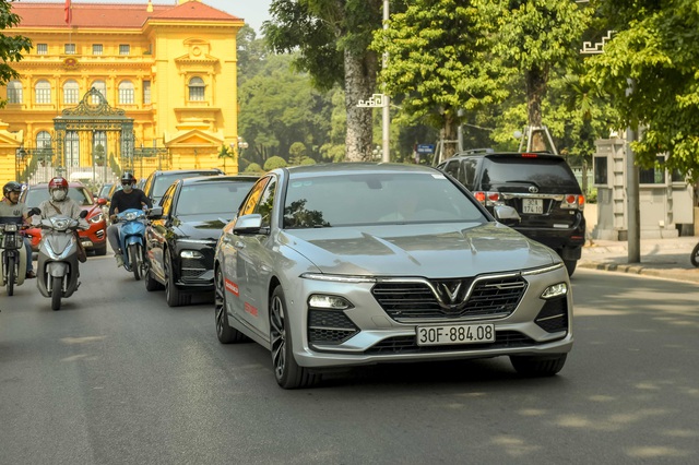 VinFast bứt tốc: Gần 2.000 xe Lux, hơn 3.000 xe Fadil tới tay người Việt trong 3 tháng đầu 2020 - Ảnh 1.