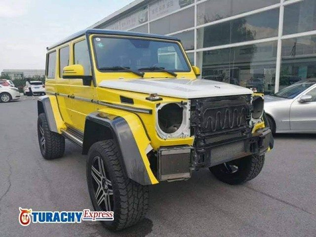 Đại gia chơi trội độ đầu Mercedes-Benz G500 thành Rolls-Royce - Ảnh 2. Đại gia chơi trội độ đầu Mercedes-Benz G500 thành Rolls-Royce - Ảnh 2.