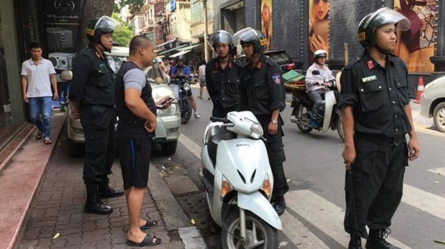 Cảnh sát cơ động có được dừng xe, kiểm tra giấy tờ không?