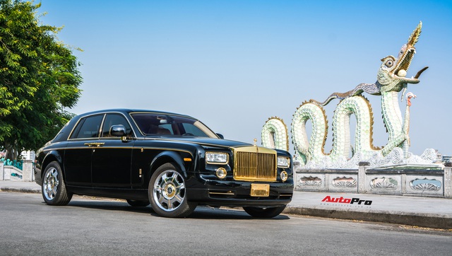 Rolls-Royce Phantom độ phiên bản rồng, mạ vàng có giá bao nhiêu trên sàn xe lướt? - Ảnh 3.