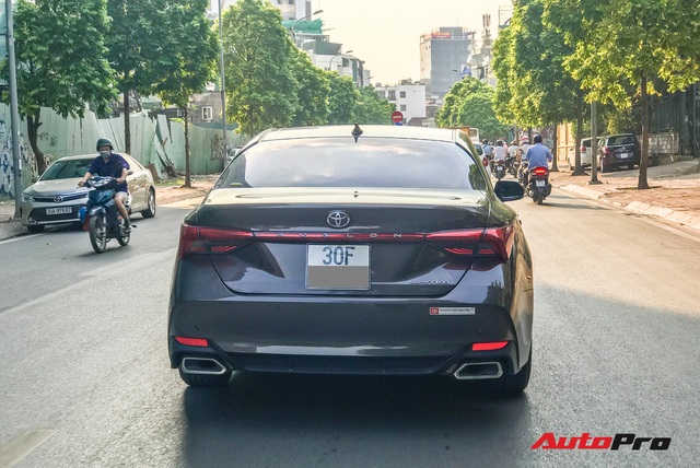 Cận cảnh hàng hiếm Toyota Avalon 2019 - Đàn anh của Toyota Camry lăn bánh Việt Nam - Ảnh 7.