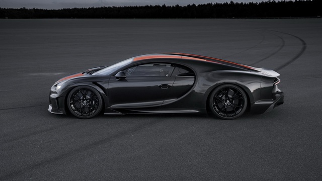 Bugatti xô đổ cột mốc 300 dặm/giờ ao ước của mọi hãng xe thể thao với Chiron, nhấp nhá phiên bản Super Sport