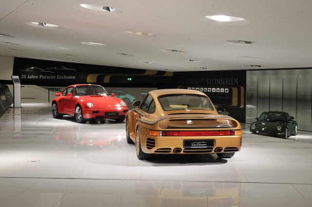 Porsche khoe bộ 7 chiếc 959 siêu khủng chế tạo riêng cho Hoàng thân Qatar - Ảnh 2.