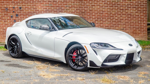 Mua được Toyota Supra đợt đầu, chủ nhân mở đấu giá với hi vọng kiếm lời 'khủng'