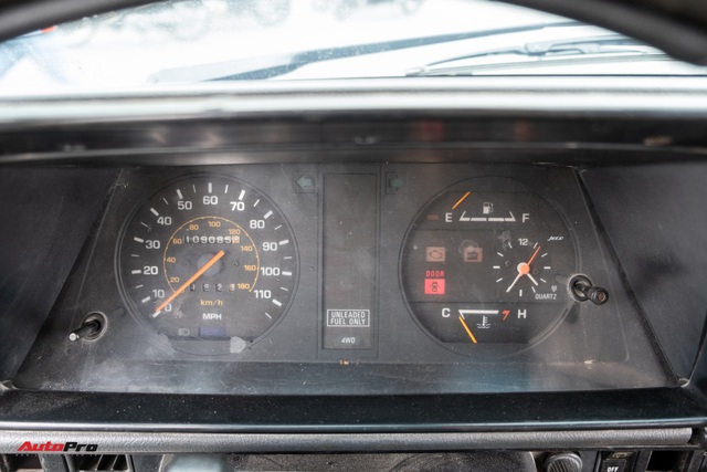 Gặp gã đàn ông điên độ xe Toyota Van LE 1987 để đi vòng quanh Việt Nam trong 2 năm - Ảnh 5. Gặp gã đàn ông điên độ xe Toyota Van LE 1987 để đi vòng quanh Việt Nam trong 2 năm - Ảnh 5.