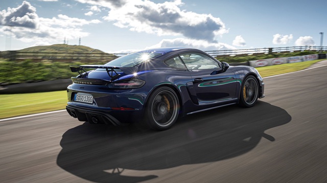 Tiếp đà Taycan, Porsche ra mắt Boxster và Cayman thuần điện trong 12 tháng tới
