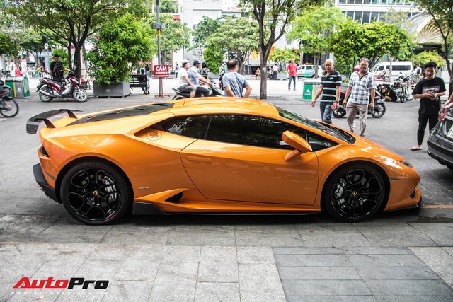 Đại gia may mặc Đà Nẵng bán Lamborghini Huracan “san bằng tất cả” vào Sài Gòn - Ảnh 6.