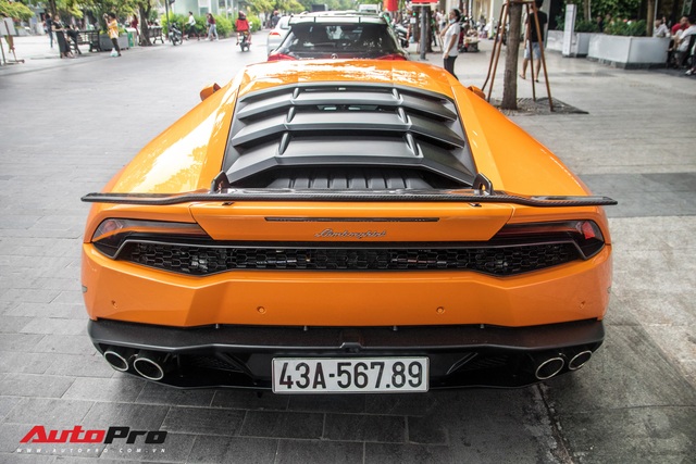 Đại gia may mặc Đà Nẵng bán Lamborghini Huracan “san bằng tất cả” vào Sài Gòn - Ảnh 2.