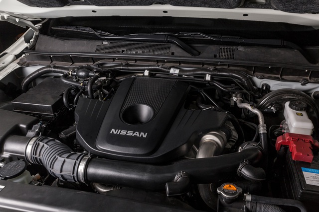 Đuối sức trước Ford Ranger, Nissan Navara tung bản mới thêm trang bị, giá 679 triệu đồng - Ảnh 8.