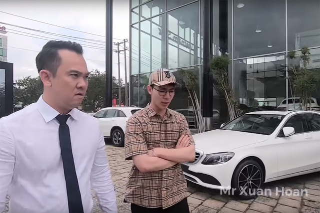 Sau khi muon Range Rover Evoque cua Duc Phuc Erik chot mua... Mercedes-Benz GLC 300