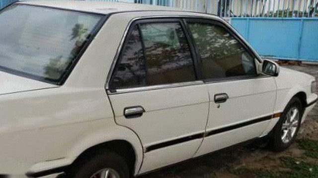 Ô tô Nissan Bluebird bỏ quên 13 năm hiện được bán với giá bao nhiêu?