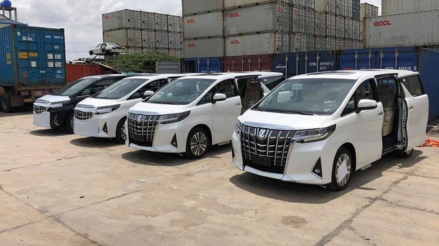 Tháng cô hồn, dân bán xe vẫn hét giá chênh 300 triệu